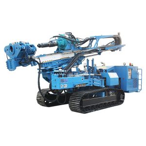 Equipamento de perfuração com acionamento superior e função de controle remoto